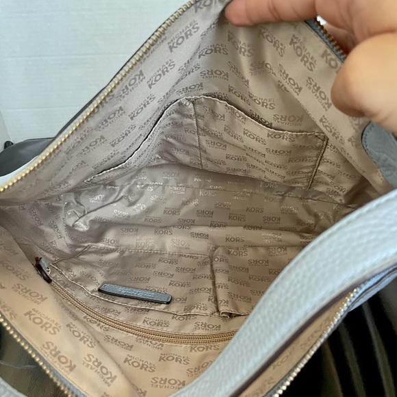 Michael Kors Beford Pale Blue Shoulder Bag NEW - Picture 5 of 13